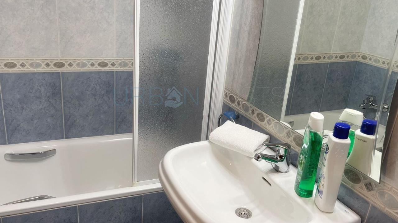 Pueblo Con Garaje & Wifi Apartament